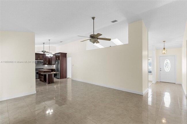 Building Photo - 15800 Surrey Cir