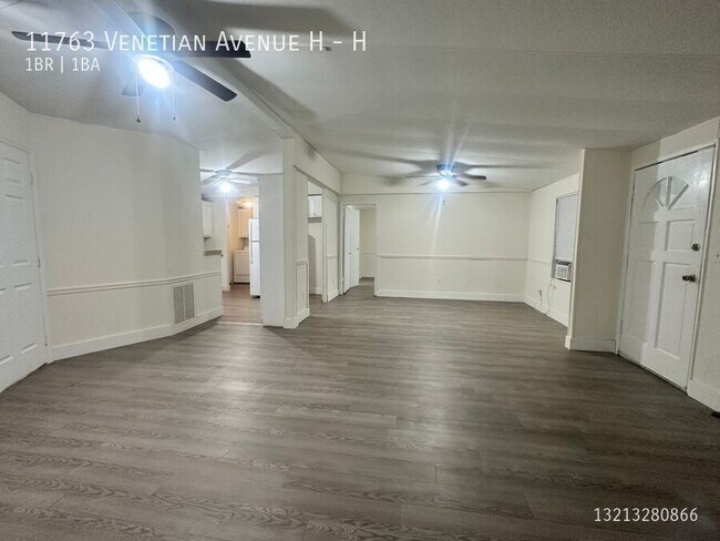 Building Photo - 11763 Venetian Ave