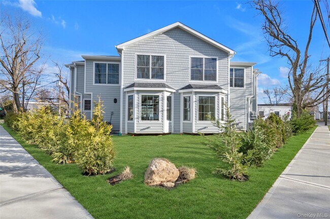 Building Photo - 1 Manhasset Ave
