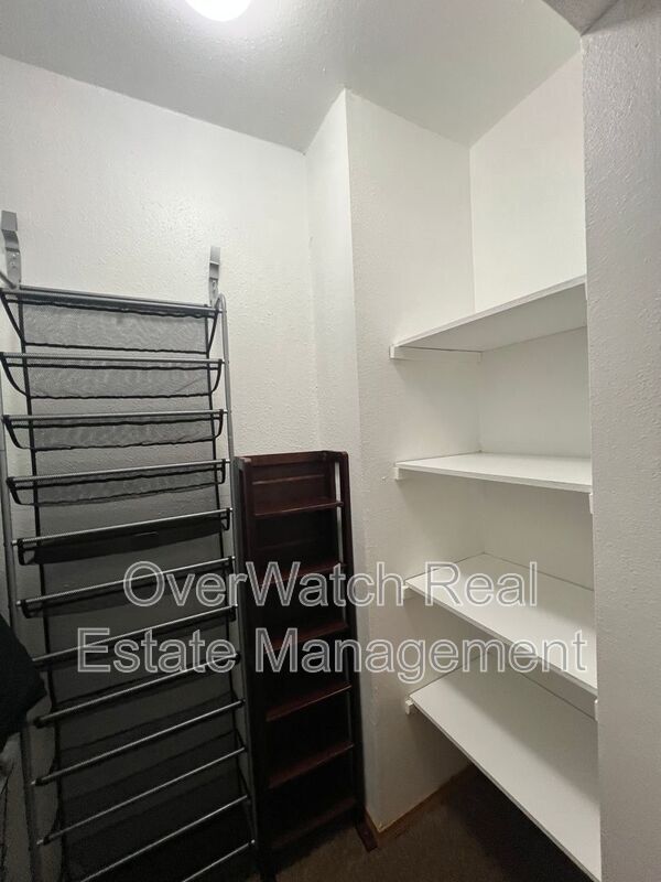 Building Photo - 4620 Reka Dr
