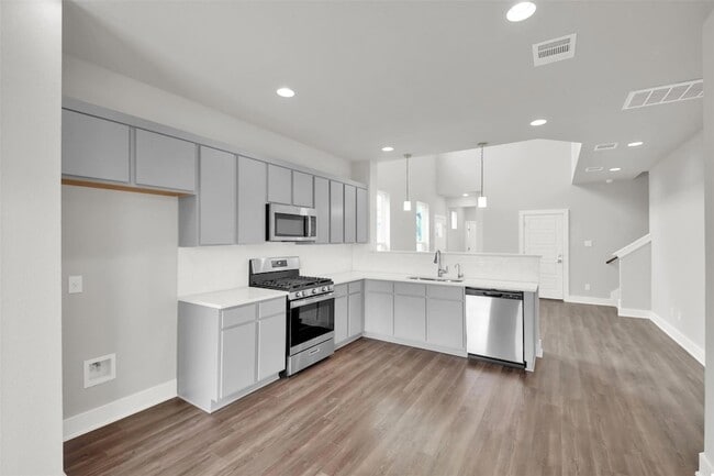 Building Photo - 208 Mirabeau Way