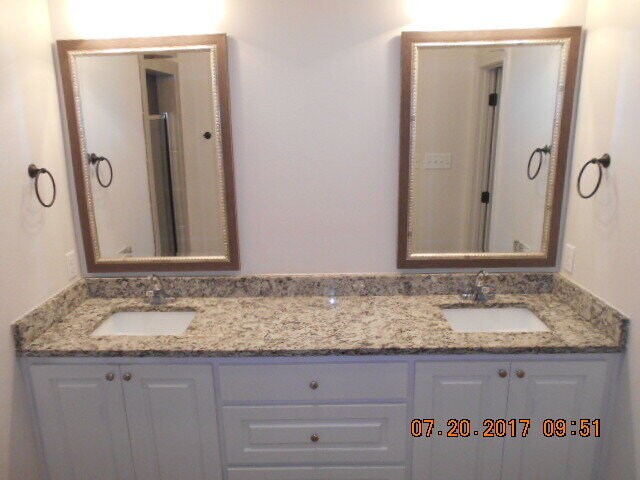 Building Photo - The Finer Things In Life/ The Town Homes o...