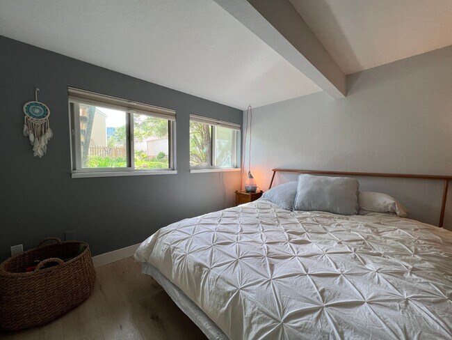 Building Photo - Nature’s Paradise in Shanahan Ridge - Fully Furnished