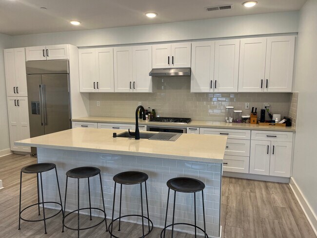 Building Photo - 1668 Shorebreak Way