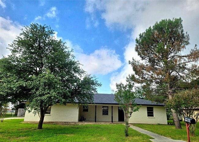 Primary Photo - 1025 Terra Alta Dr