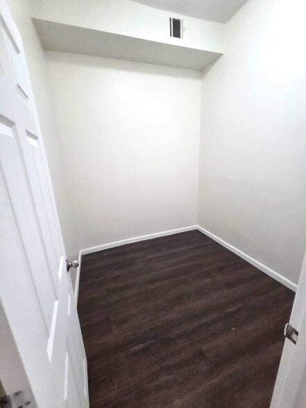 Building Photo - 167 Danforth Ave