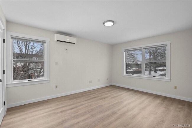 Building Photo - 174 E Lake Blvd