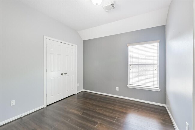 Building Photo - 10510 Barnstable Ct