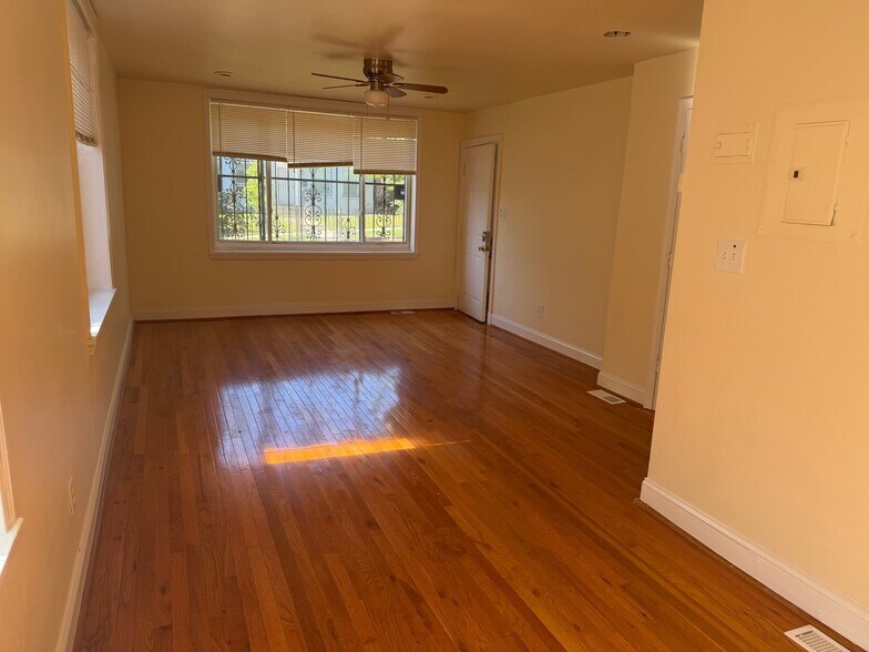 Building Photo - 59 Galveston Pl SW