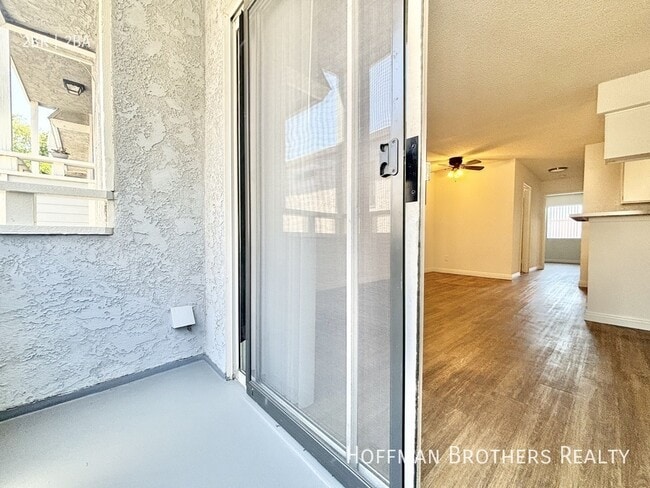 Building Photo - 10346 Commerce Ave