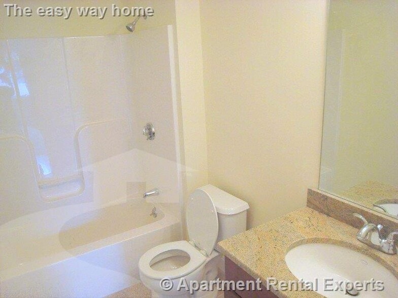 Building Photo - 43-45 Pitman St Unit #202