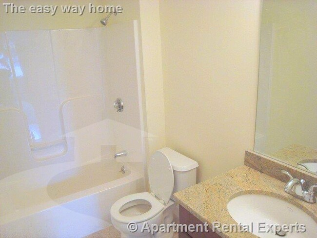 Building Photo - 43-45 Pitman St Unit #202