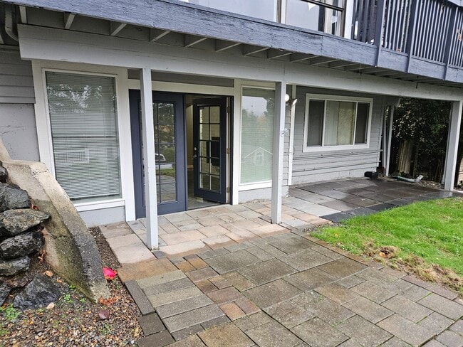 Building Photo - 2323 - Jones