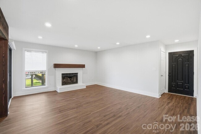 Building Photo - 7160 Winery Ln