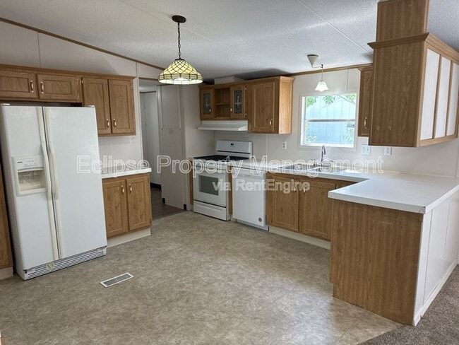 Building Photo - 178 Hollyberry Way