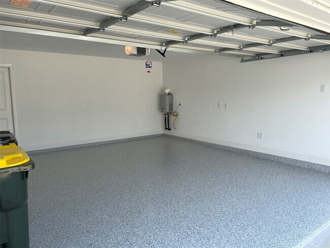 Building Photo - 3038 Mallorca Dr
