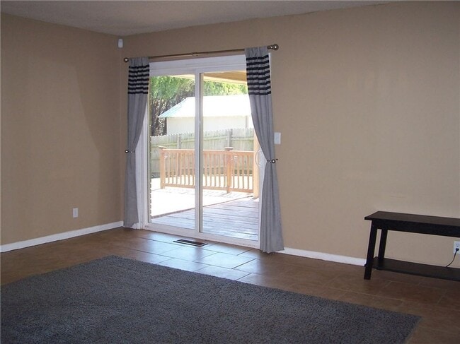 Building Photo - 10 Sequoyah Blvd
