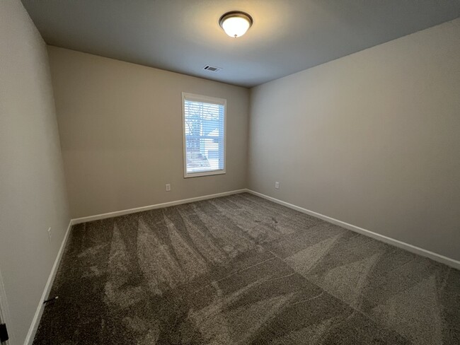 Building Photo - 3161 Westgate Pk Dr