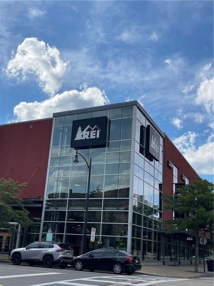 Building Photo - 1815 Mary St