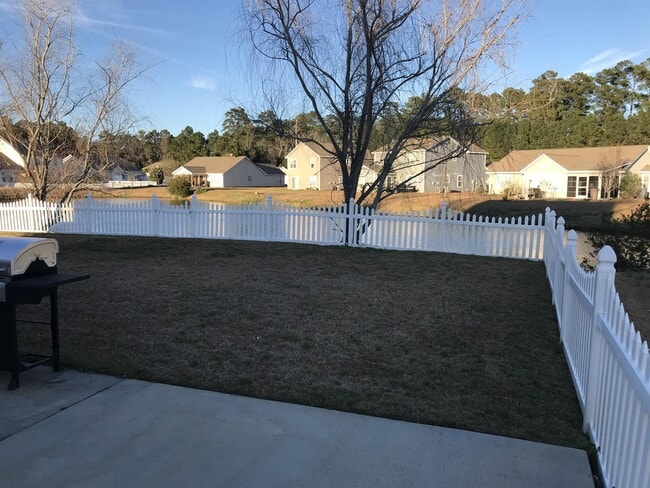 Building Photo - 717 Gazania Ln