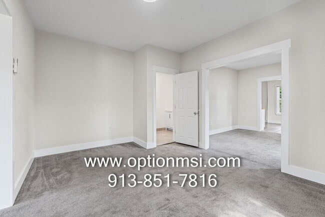 Building Photo - 1/2 month free if moved in by 7/31!! Available NOW