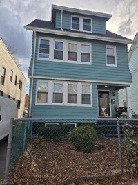 Building Photo - 17 Bamford Pl