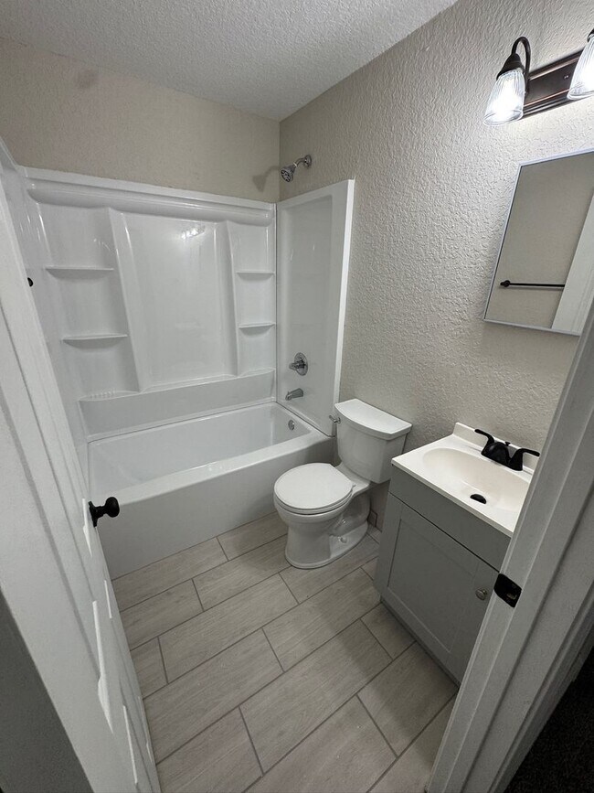 Building Photo - 1199 Bentley Rd