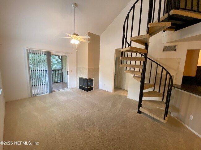 Building Photo - 11 Arbor Club Dr