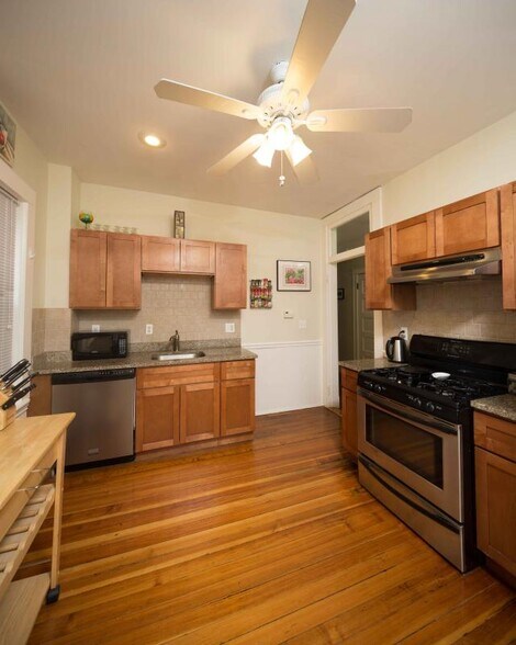 Building Photo - 102 Franklin St