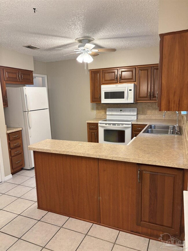 Building Photo - 4942 Lanett Dr