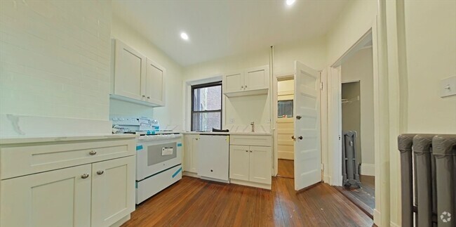 Building Photo - 1855 Beacon St