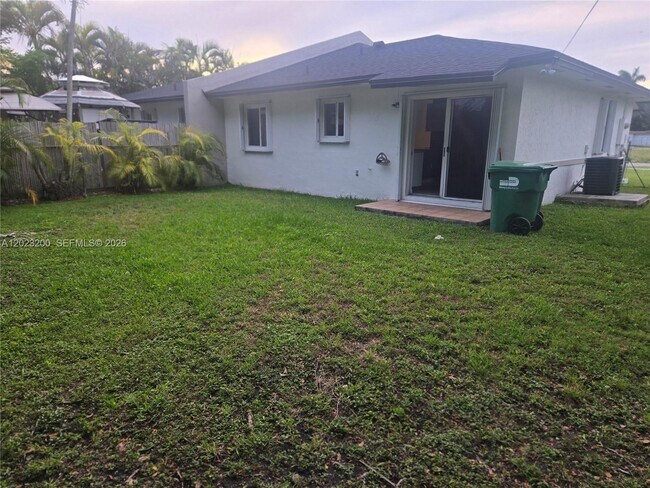 Building Photo - 9400 SW 169th St