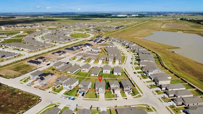 Building Photo - 10410 Birds Nest Dr