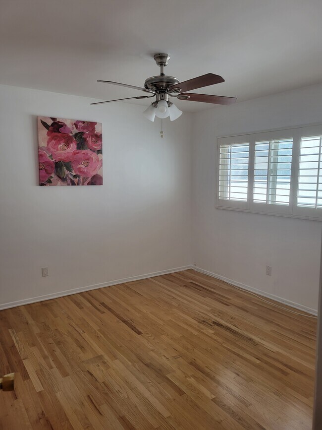 MASTER BEDROOM - 103 N Hayworth Ave
