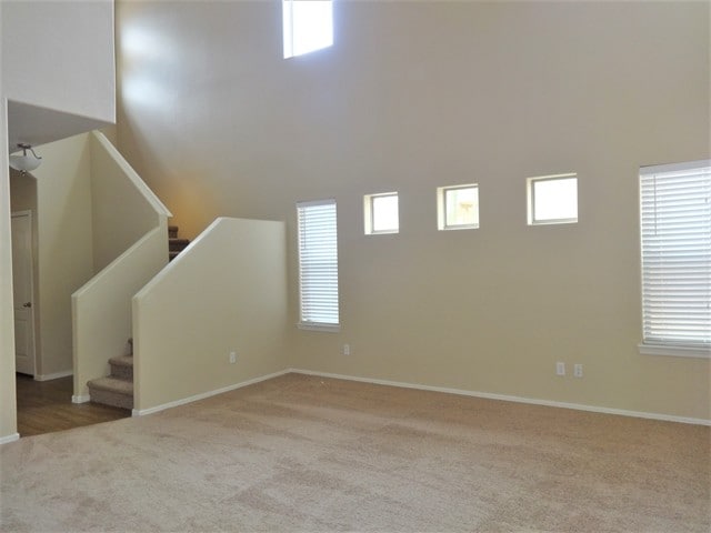 Building Photo - 6612 W Shaw Butte Dr