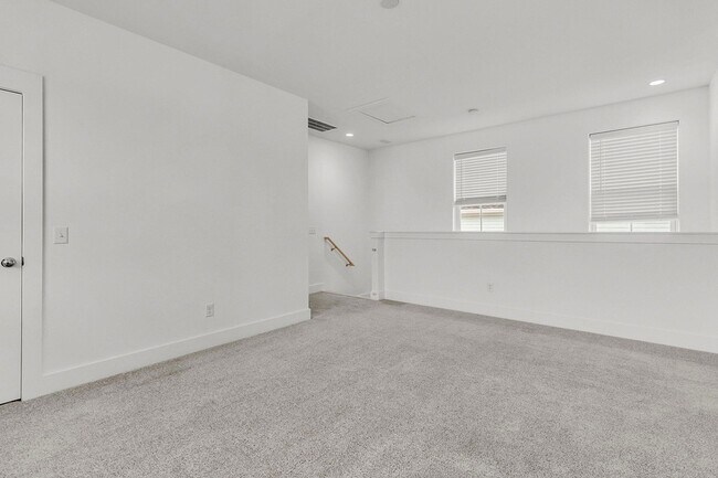 Building Photo - 102 True Blue Lp