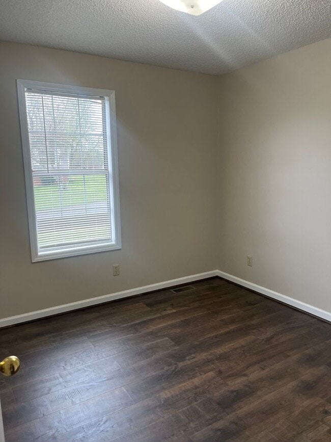 Building Photo - Split foyer 3 bedroom home in quiet area with bonus room, large yard, 2-car garage $2200