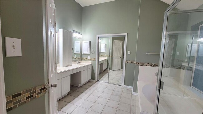 Building Photo - 14914 Appaloosa Ave