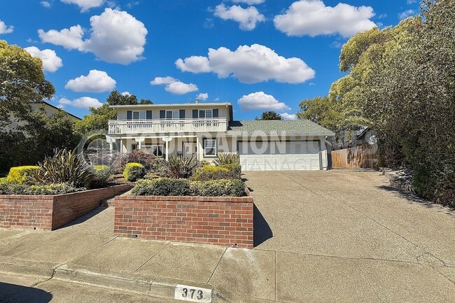 Building Photo - Stylish 3BD/2.5BA in San Marin with Dreamy...