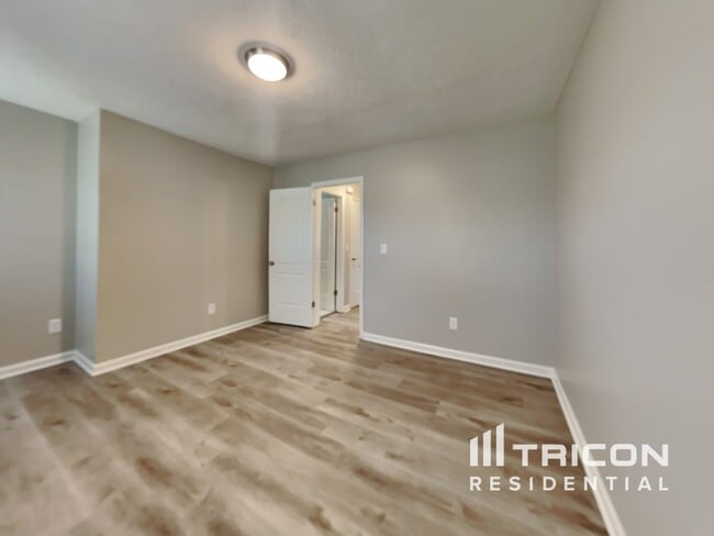 Building Photo - 5099 Marvin Dr