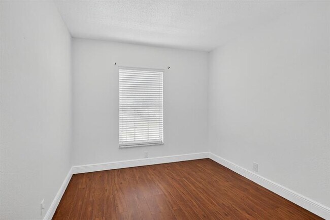 Building Photo - 7506 NW 75th St