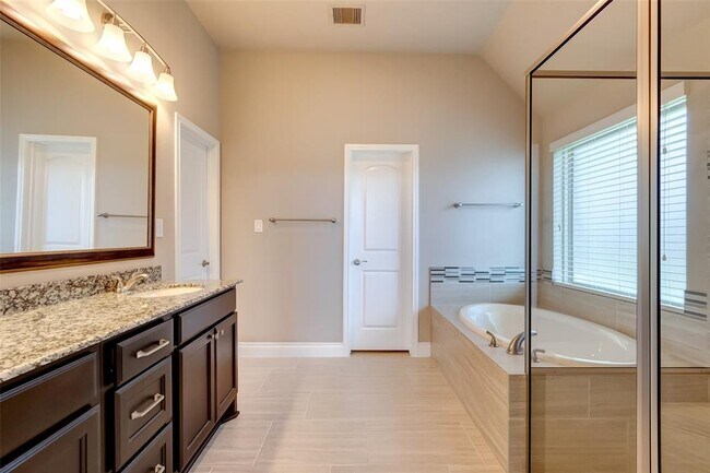 Building Photo - 23319 Tirino Shores Dr
