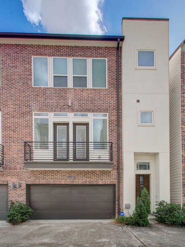 Primary Photo - Beautiful 3-story House In the Heart of Ho...