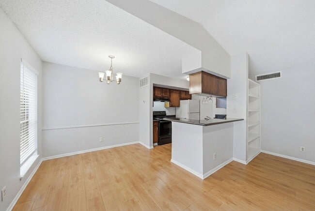 Building Photo - 2120 El Paseo St