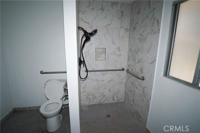 Building Photo - 33716 Hubbard Rd