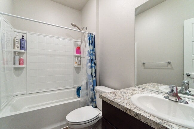 Building Photo - 4 Bed 2 Bath Single Family Home in Cheney!!