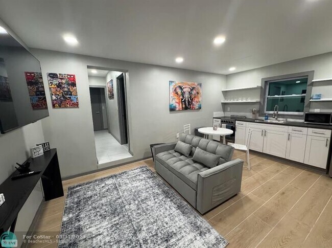 Building Photo - 824 S 20th Ave