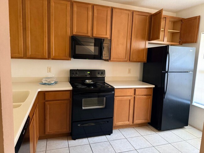 Building Photo - 807 Chelsea Dr