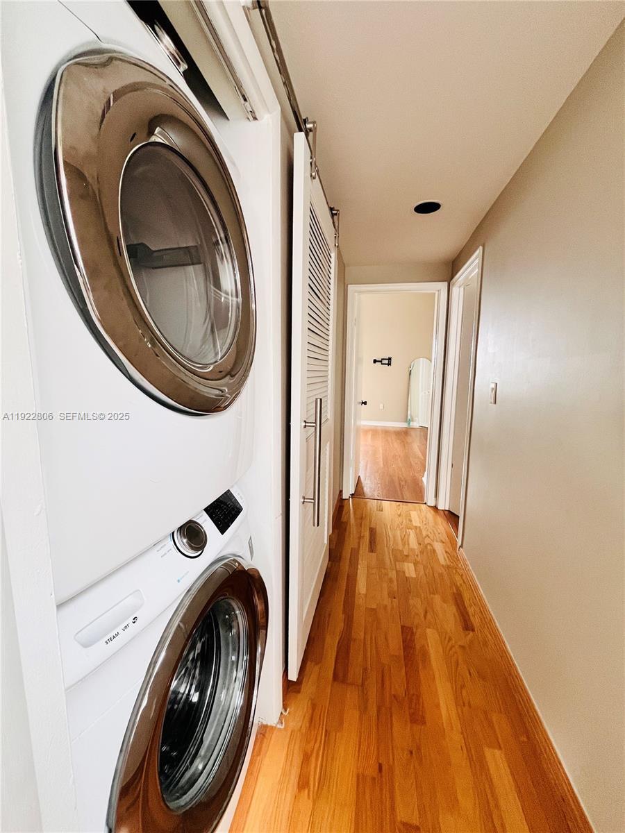 Building Photo - 253 Poinciana Island Dr