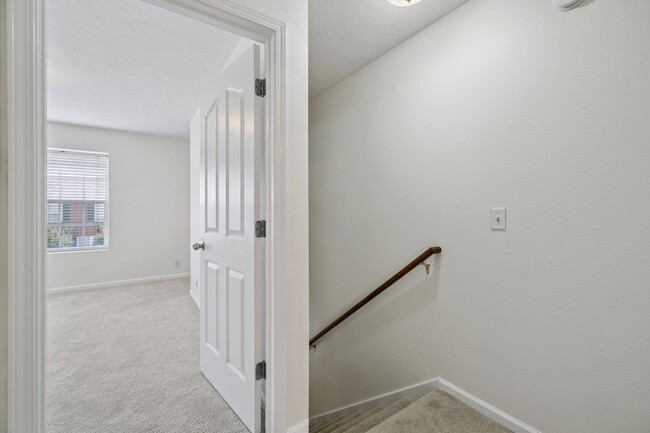 Building Photo - 354 Arapaho Dr